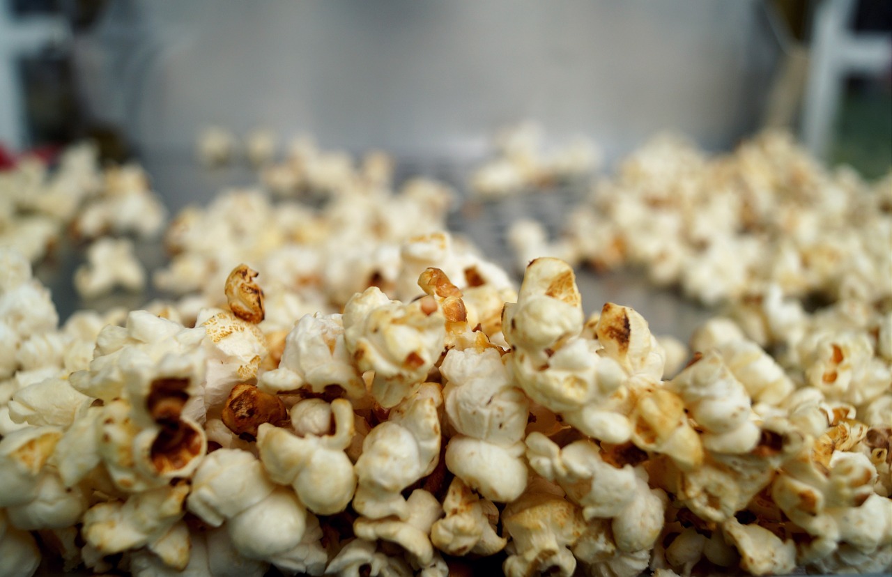 how-to-get-rid-of-burnt-popcorn-smell-fast-5-proven-ways-cleaning